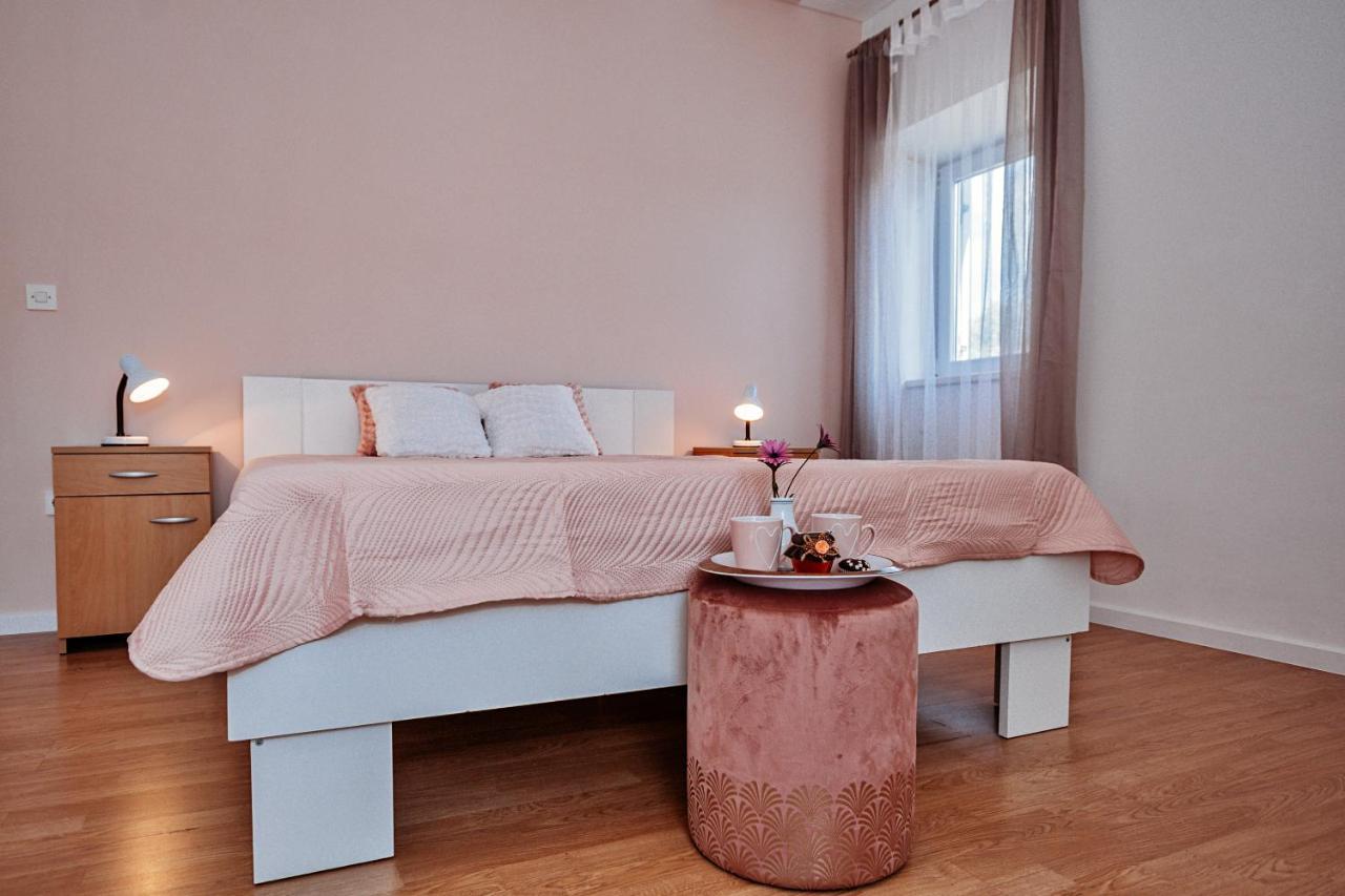 Rooms Emilija Božava Exterior foto