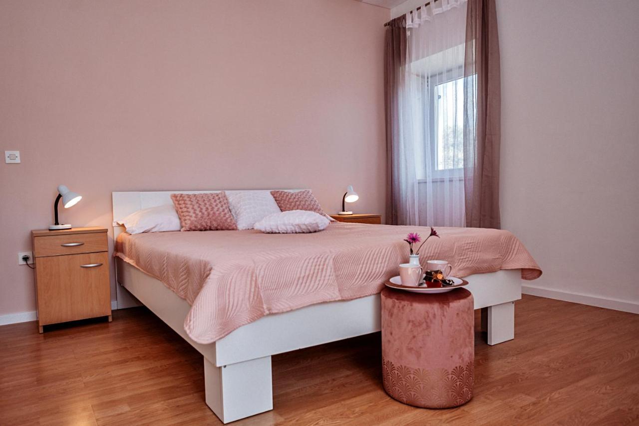 Rooms Emilija Božava Exterior foto